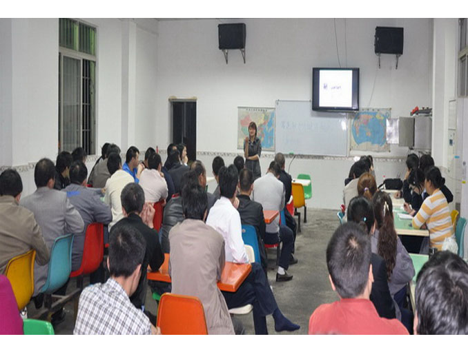 集团公司举办“紧急救护与健康知识”专题讲座